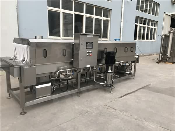湖南洗箱機,自動補水 打造全新周轉(zhuǎn)箱清洗設備